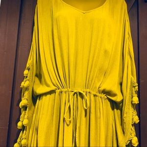 H&M Chartreuse flowing butterfly sleeve midi dress w/side slits.Draped& fringed.